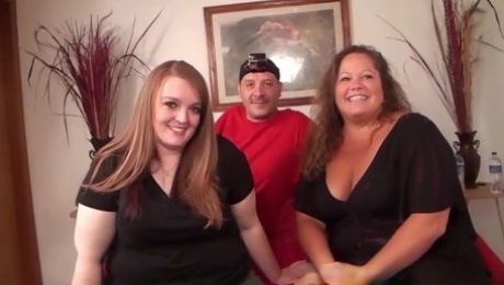 Two BBW perfomes depraved threesome with fisting