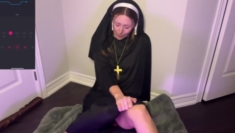 MILF nun is getting her pussy maturbated by a vibrator on cam