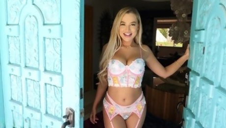 Horny Blake Blossom in sexy lingerie and stockings surprised her big-cock boyfriend with her pussy on his birthday